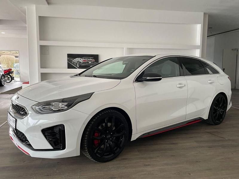 Gebraucht Kia ProCeed GT GT 204 PS (150 kW) 2019 Weiß Kleinwagen