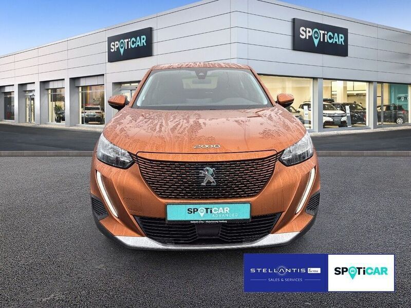 Second-hand Peugeot e-2008 Active 100 kW (136 CP) 2022 Portocaliu SUV