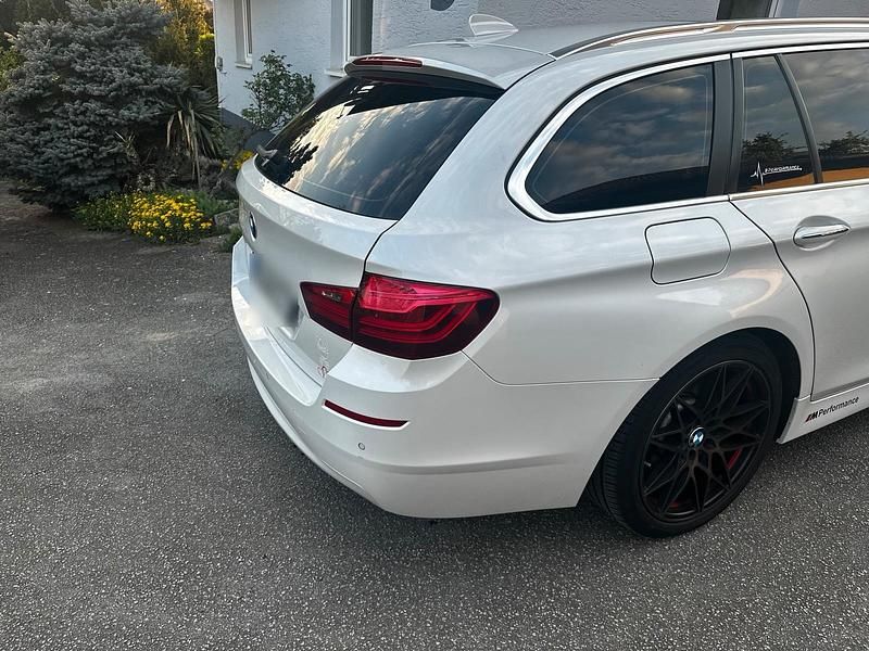 Second-hand BMW 520 140 CP (102 kW) 2015 Alb Berlinǎ