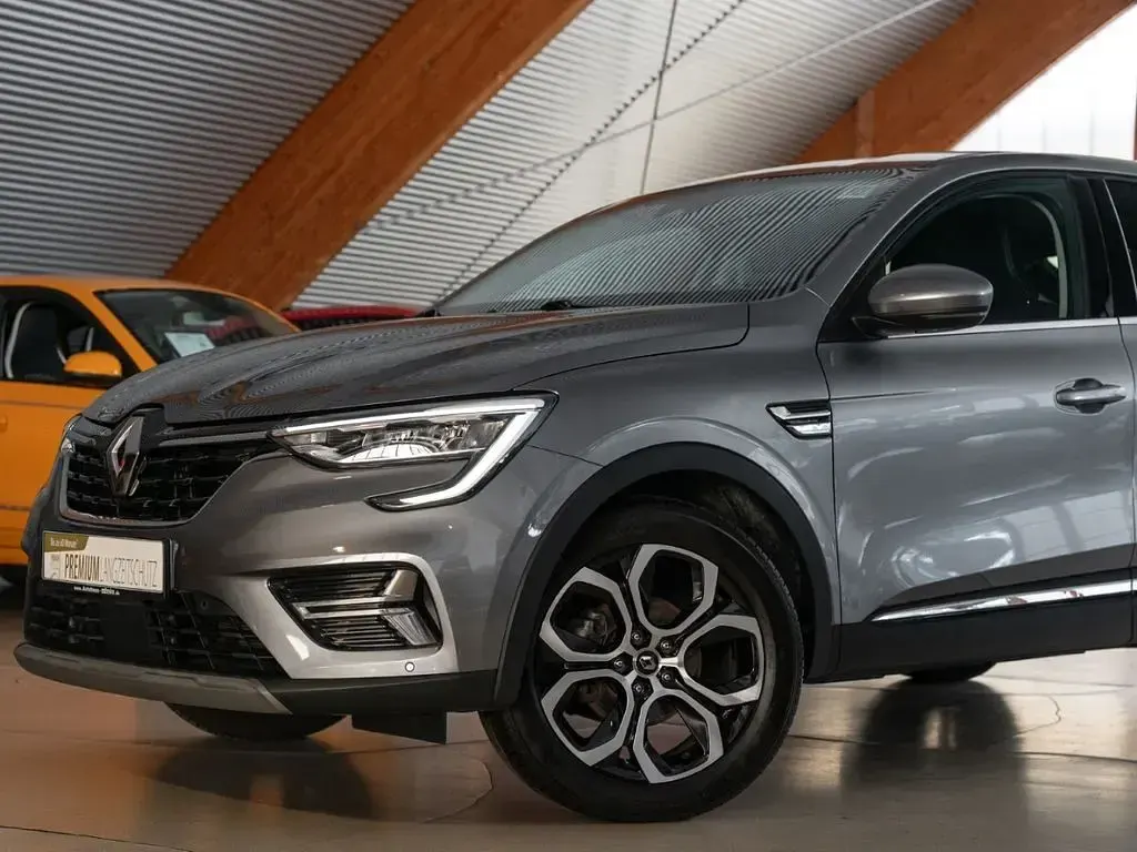 Gebraucht Renault Arkana Intens 140 PS (102 kW) 2022 Grau SUV