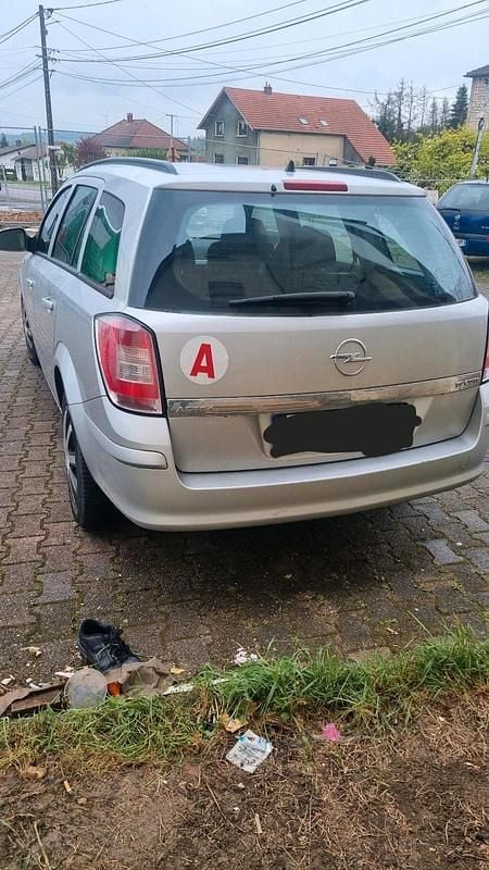 Silber Gebraucht 2009 Opel Astra Kombi | 1.300 € (Fairer Preis) - Bild 1/3