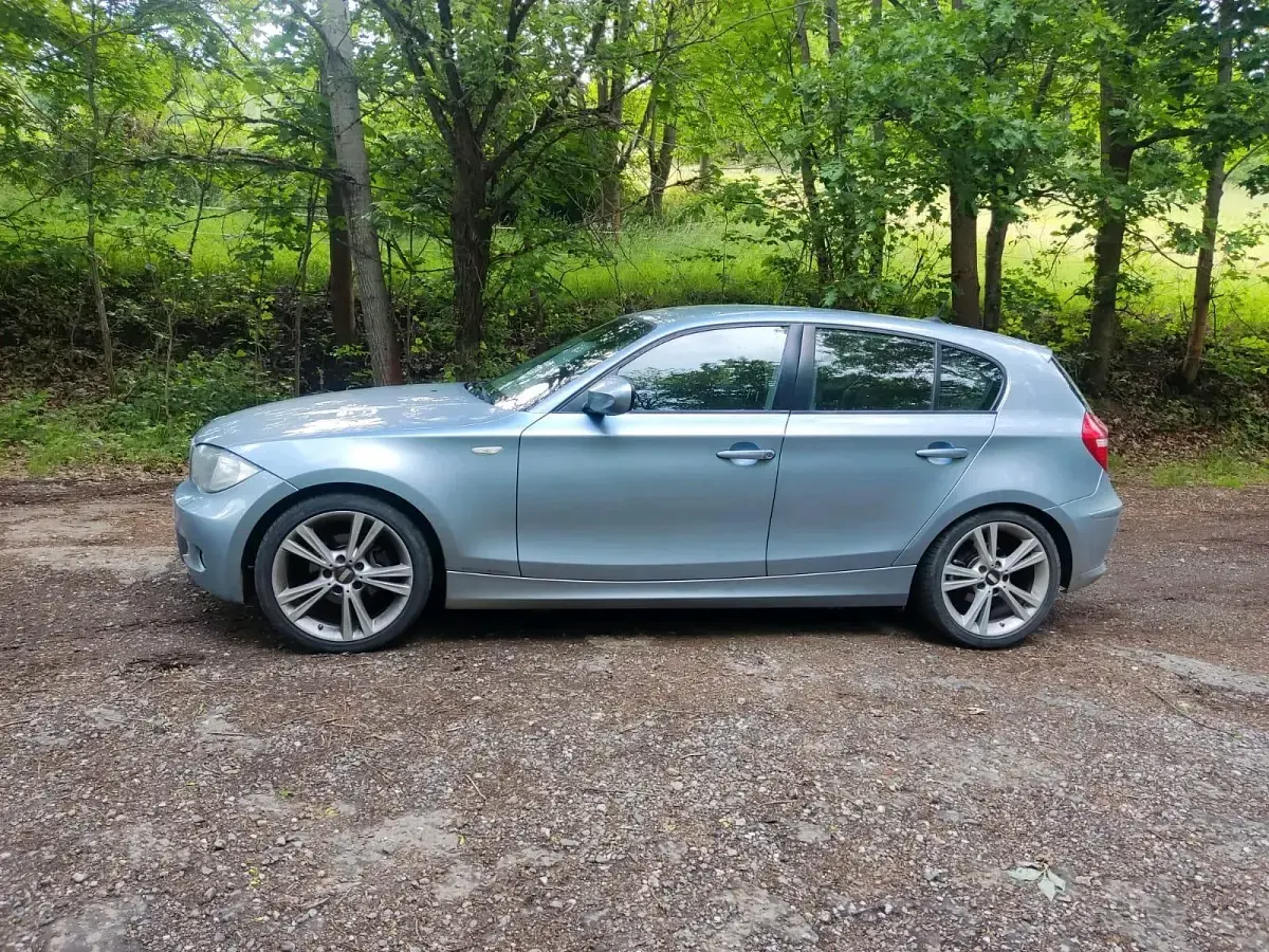 Gebraucht BMW 116 122 PS (89 kW) 2011 Blau Kleinwagen