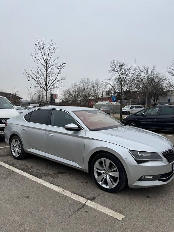 Gebraucht Skoda Superb Style 190 PS (139 kW) 2018 Silber Limousine