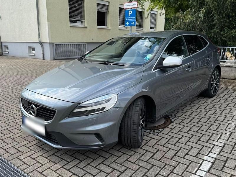Gebraucht Volvo V40 R-Design 190 PS (139 kW) 2016 Grau Limousine