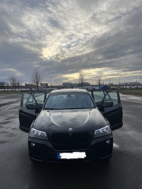 Schwarz Gebraucht 2014 BMW X3 Comfort Edition SUV | 16.000 € (Fairer Preis) - Bild 1/4