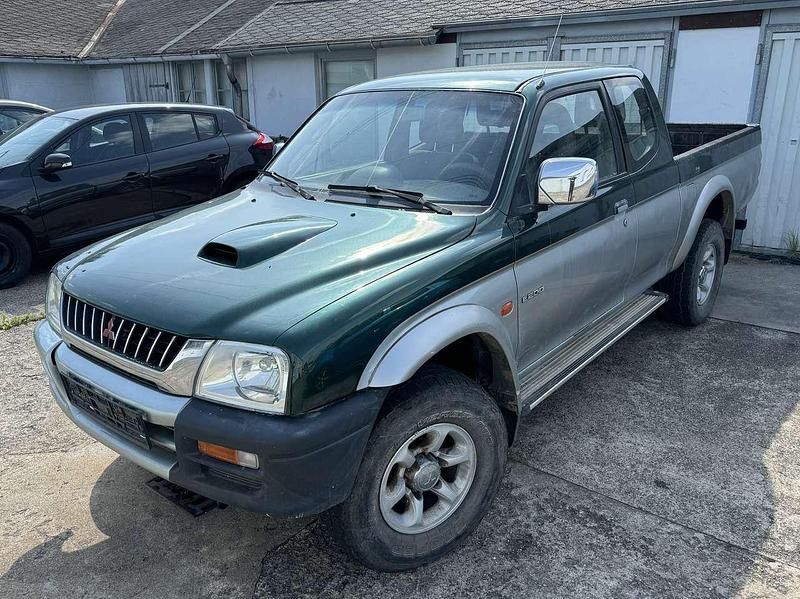 Forestgreen Gebraucht 2000 Mitsubishi L200 Abholung | 5.999 € (Fairer Preis) - Bild 1/4