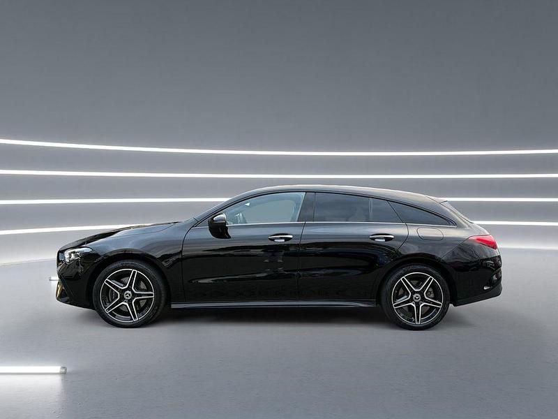 Gebraucht Mercedes CLA250e Shooting Brake 163 PS (119 kW) 2023 Schwarz Kombi