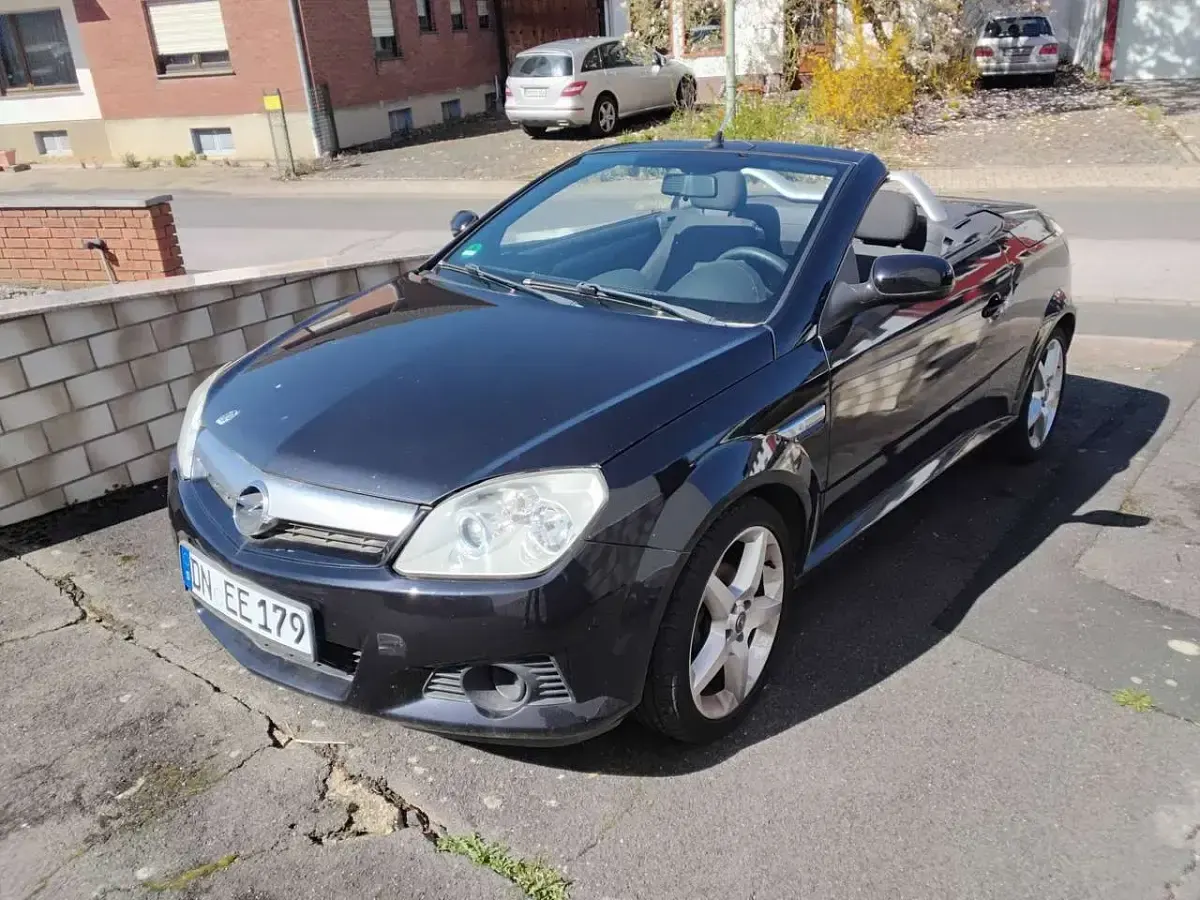 Gebraucht Opel Tigra Sport 90 PS (66 kW) 2005 Schwarz Cabrio