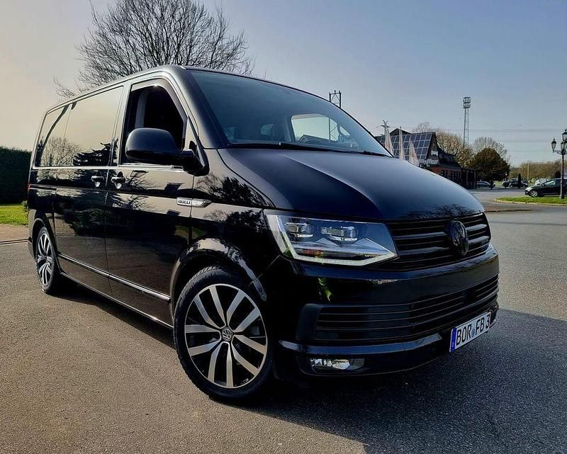 Second-hand VW Multivan Highline 204 CP (150 kW) 2016 Negru Monovolum