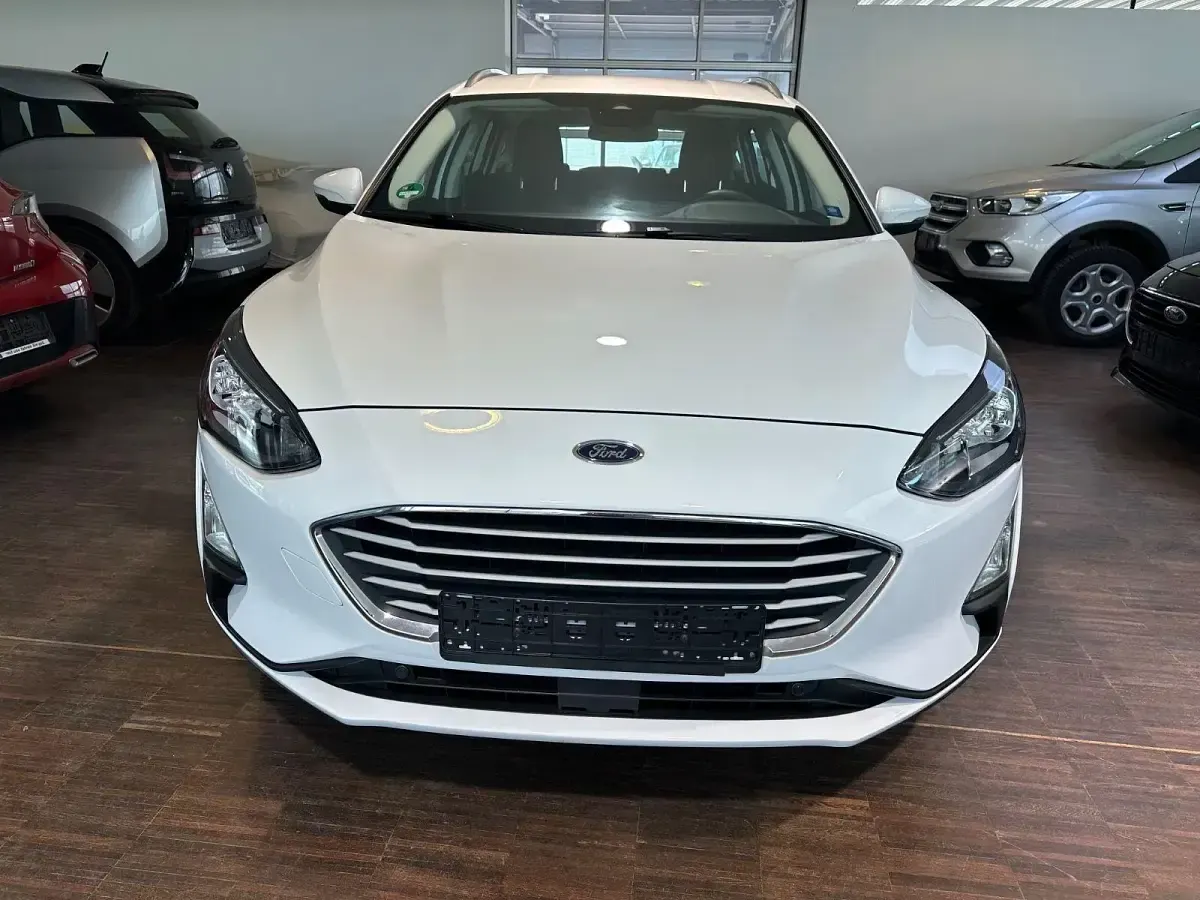 Gebraucht Ford Focus Cool & Connect 120 PS (88 kW) 2022 Weiß Limousine
