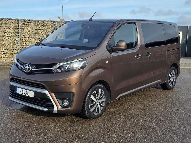 Gebraucht Toyota Proace 177 PS (130 kW) 2017 Braun Van / Kleinbus