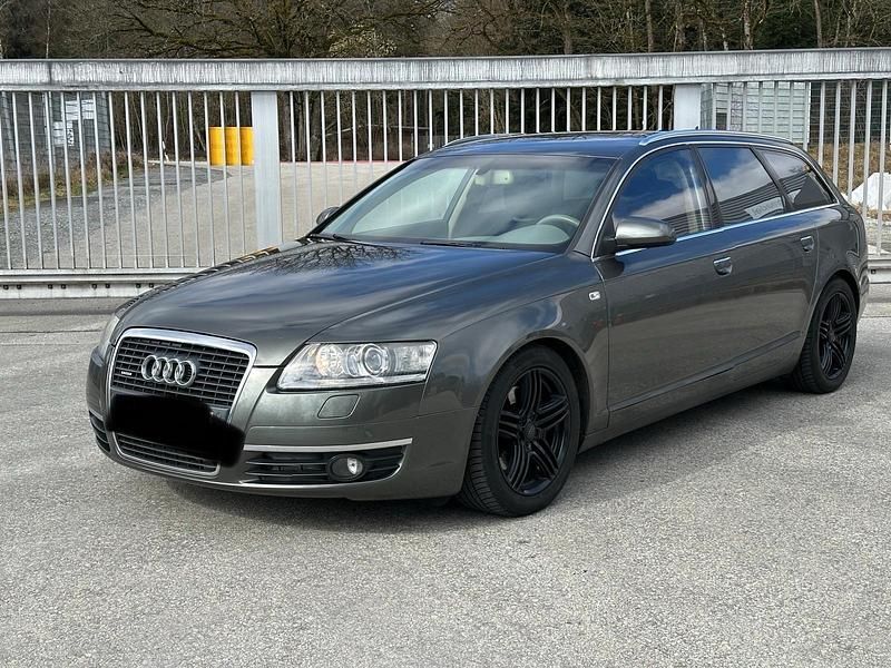 Grau Gebraucht 2005 Audi A6 Comfort Kombi | 7.000 € (Etwas zu teuer) - Bild 1/4