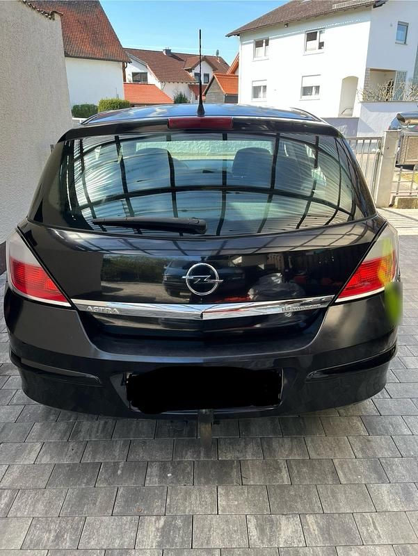Gebraucht Opel Astra 100 PS (73 kW) 2005 Schwarz Kleinwagen