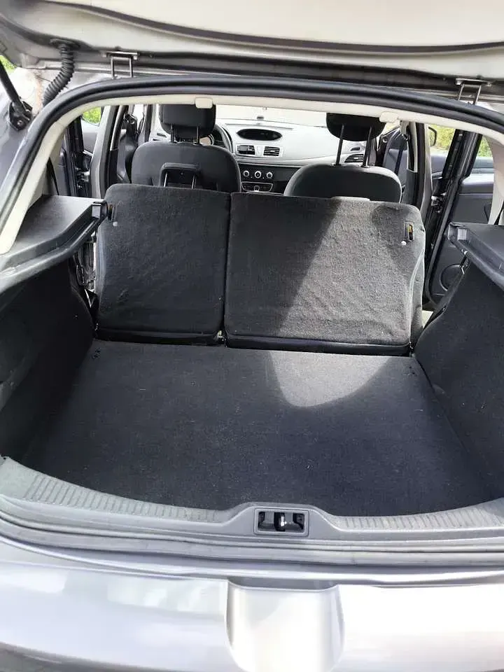 Gebraucht Renault Mégane III Authentique 101 PS (74 kW) 2011 Limousine