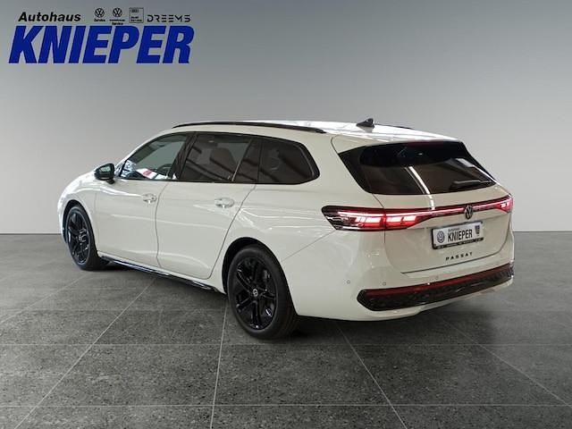 Gebraucht VW Passat R-line 150 PS (110 kW) 2024 Weiß Kombi