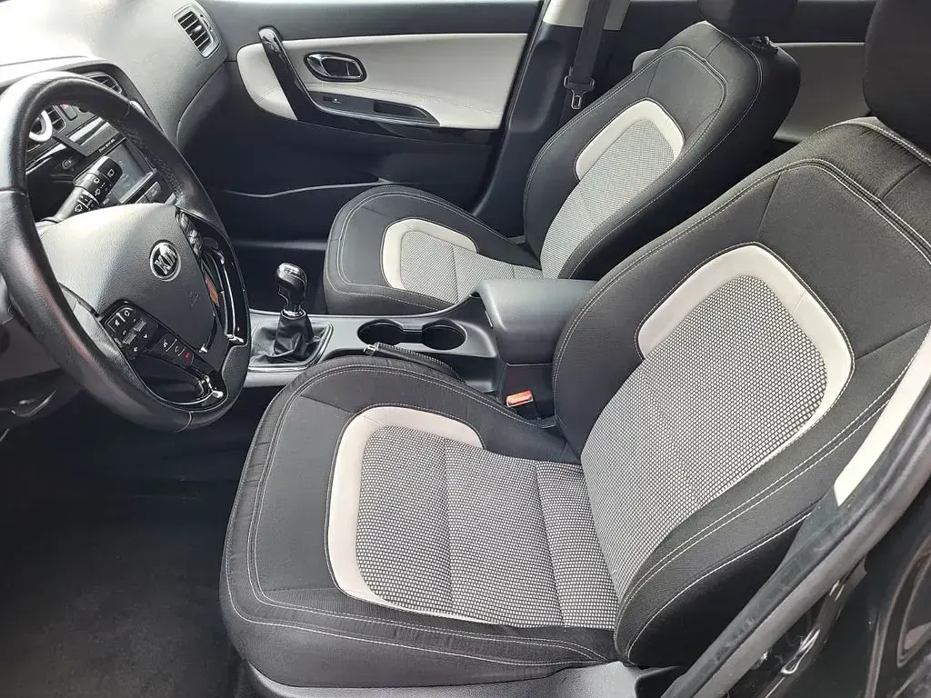 Occasion Kia Ceed Spirit 128 ch (94 kW) 2014 Noir Citadine
