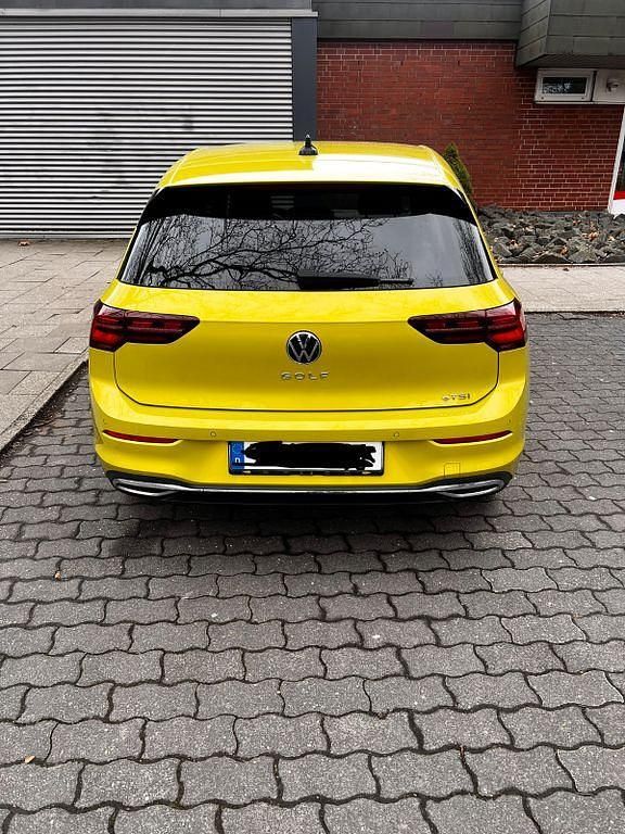 Gebraucht VW Golf VII Style 150 PS (110 kW) 2020 Gelb Limousine