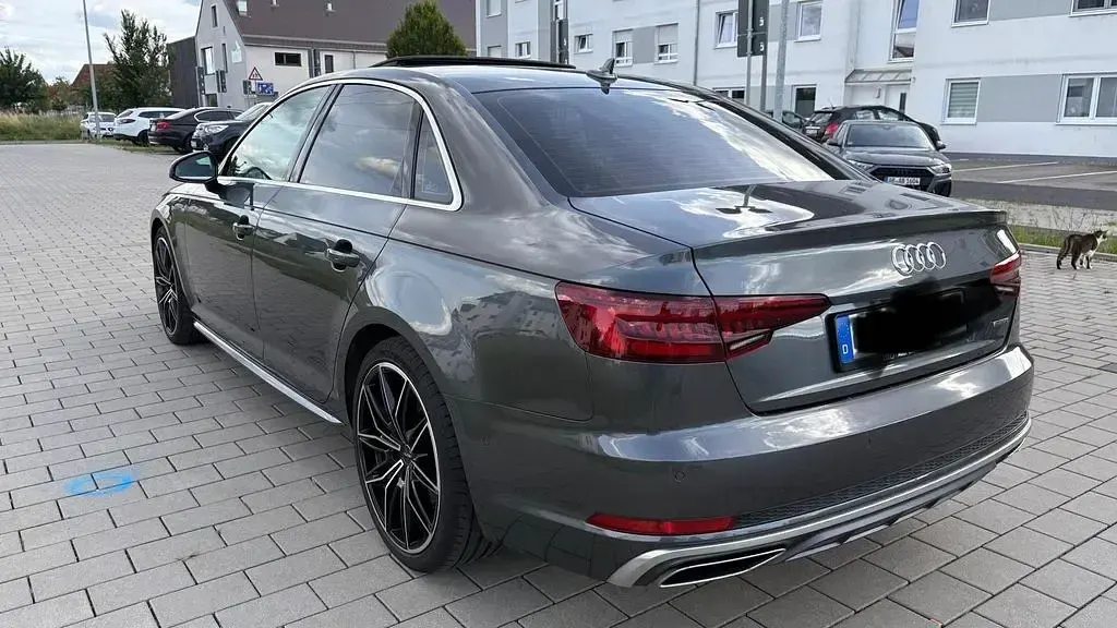 Gebraucht Audi A4 S-Line 231 PS (169 kW) 2019 Grau Limousine