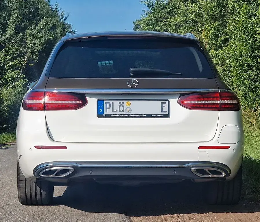 Gebraucht Mercedes E300 320 PS (235 kW) 2022 Weiß Limousine