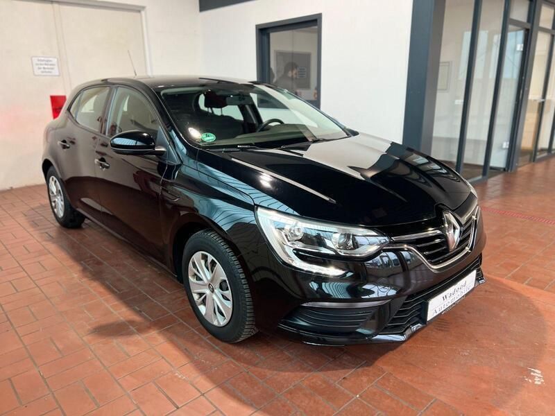 Schwarz Gebraucht 2016 Renault Mégane IV Life Limousine | 6.990 € (Guter Preis) - Bild 1/4