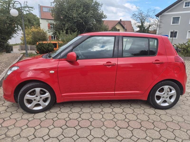 Rot Gebraucht 2008 Suzuki Swift Limousine | 1.999 € - Bild 1/4