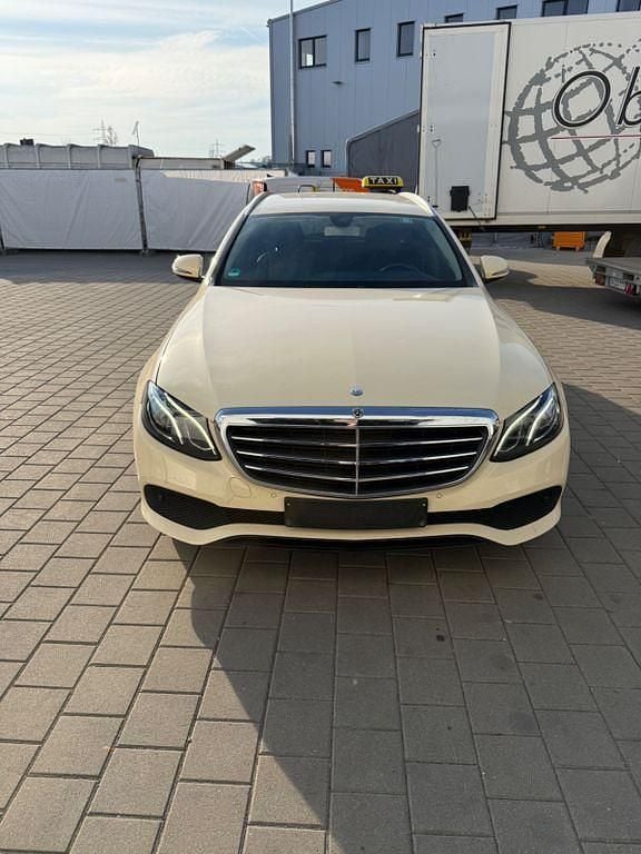Gebraucht Mercedes E200 150 PS (110 kW) 2018 Beige Limousine