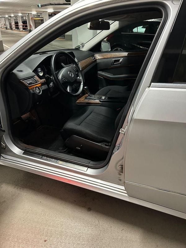 Gebraucht Mercedes E200 Elegance 136 PS (100 kW) 2011 Silber Kombi