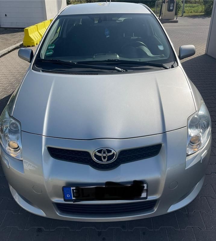 Silber Gebraucht 2008 Toyota Auris Sol Limousine | 3.250 € (Fairer Preis) - Bild 1/4