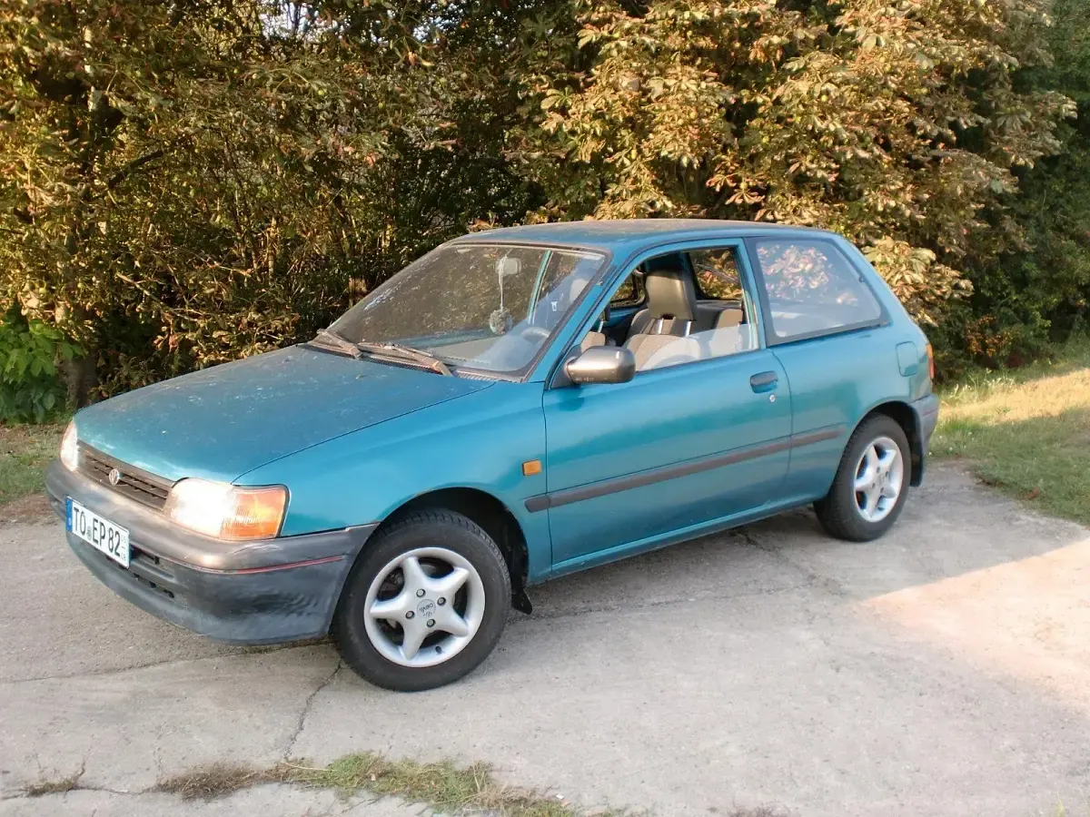 Gebraucht Toyota Starlet 75 PS (55 kW) 1995 Blau Kleinwagen