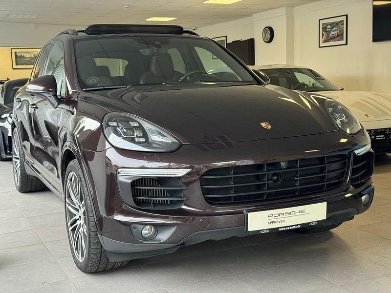 Braun Gebraucht 2015 Porsche Cayenne S SUV | 27.850 € - Bild 1/4
