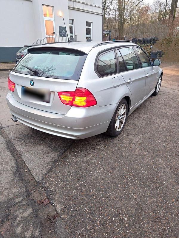 Gebraucht BMW 320 Exclusive 184 PS (135 kW) 2010 Silber Kombi