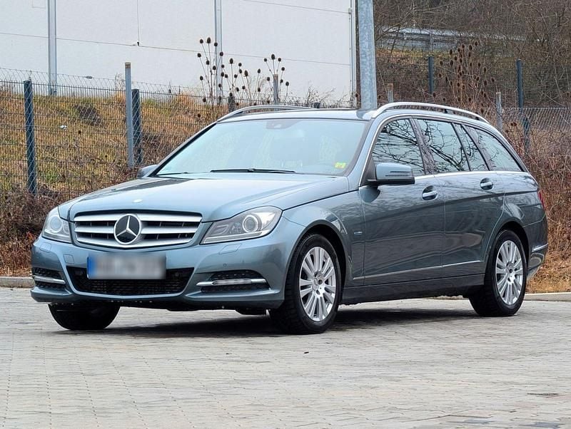 Grau Gebraucht 2011 Mercedes C220 Avantgarde Kombi | 8.950 € (Guter Preis) - Bild 1/4