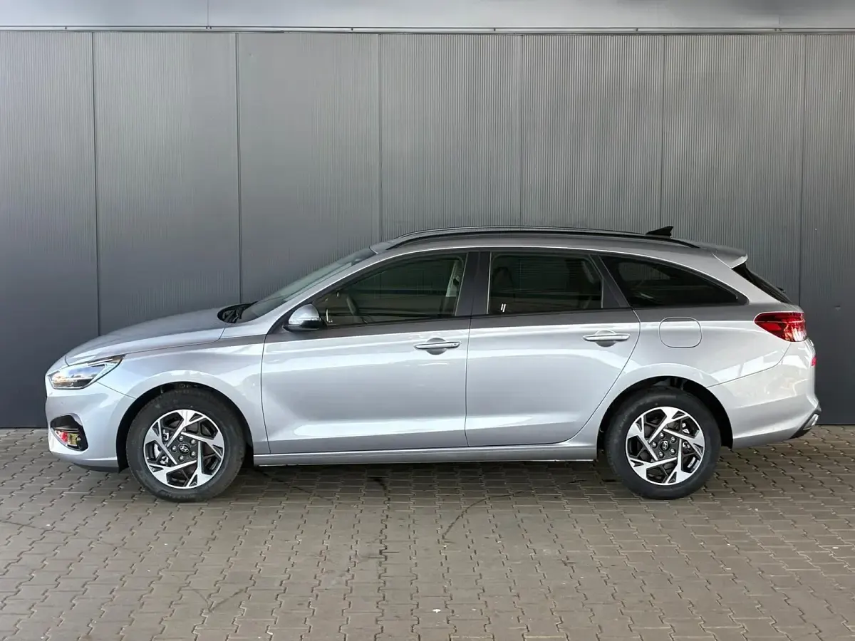 Neu Hyundai i30 GO! 101 PS (74 kW) 2025 Shimmering silver Kombi