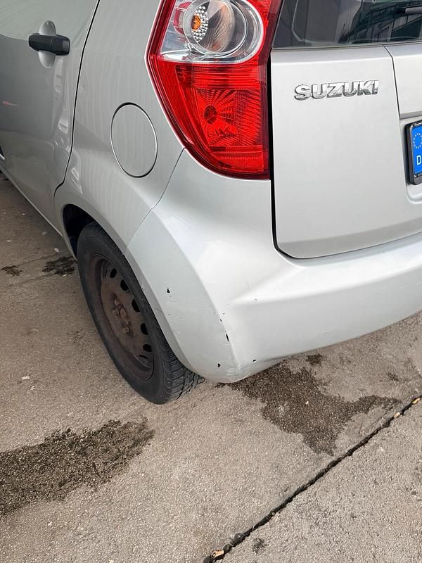 Gebraucht Suzuki Splash 65 PS (47 kW) 2009 Silber Kleinwagen