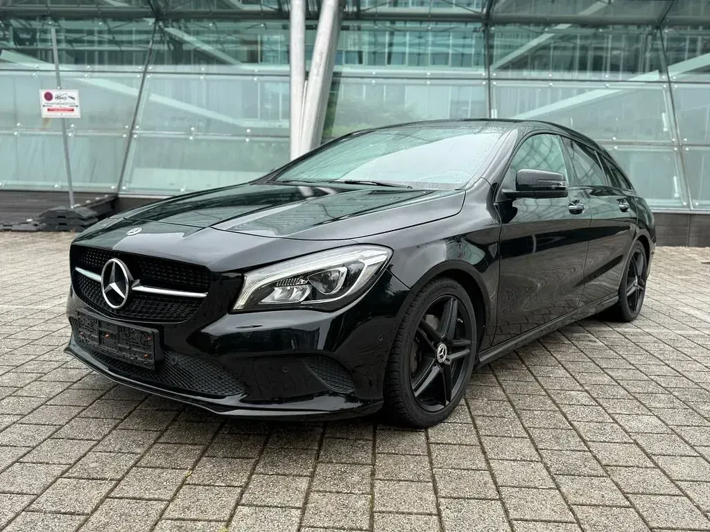 Gebraucht Mercedes CLA220 184 PS (135 kW) 2018 Schwarz Coupé