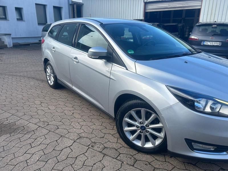 Gebraucht Ford Focus Titanium 120 PS (88 kW) 2017 Silber Kombi