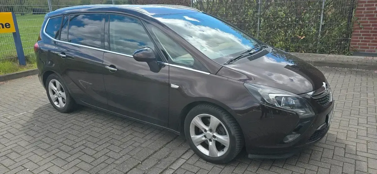 Gebraucht Opel Zafira 165 PS (121 kW) 2013 Braun Van / Kleinbus