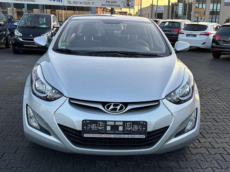 Gebraucht Hyundai Elantra 133 PS (97 kW) 2015 Silber Limousine