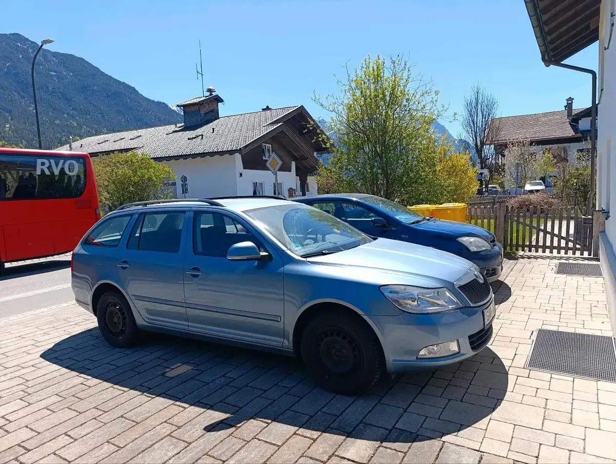 Gebraucht Skoda Octavia 122 PS (89 kW) 2010 Blau Kombi