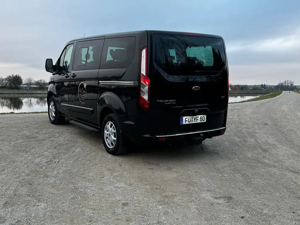 Gebraucht Ford Tourneo 155 PS (114 kW) 2013 Schwarz Van / Kleinbus