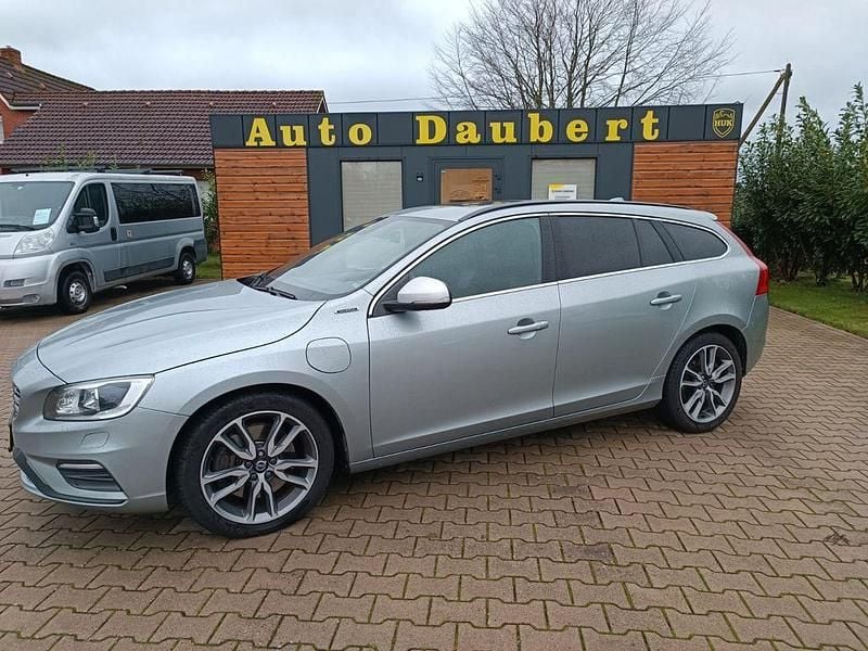 Silber Gebraucht 2015 Volvo V60 Kombi | 9.700 € (Guter Preis) - Bild 1/4
