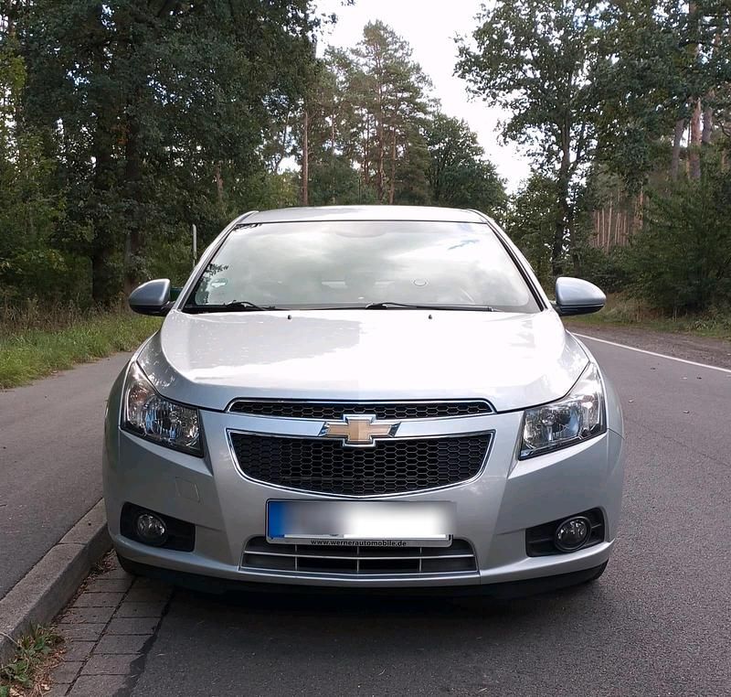 Silber Gebraucht 2012 Chevrolet Cruze Kleinwagen | 4.500 € (Fairer Preis) - Bild 1/4