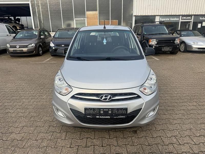 Gebraucht Hyundai i10 Classic 69 PS (50 kW) 2012 Silber Kleinwagen
