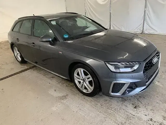 Gebraucht Audi A4 S-Line 163 PS (119 kW) 2023 Grau Kombi