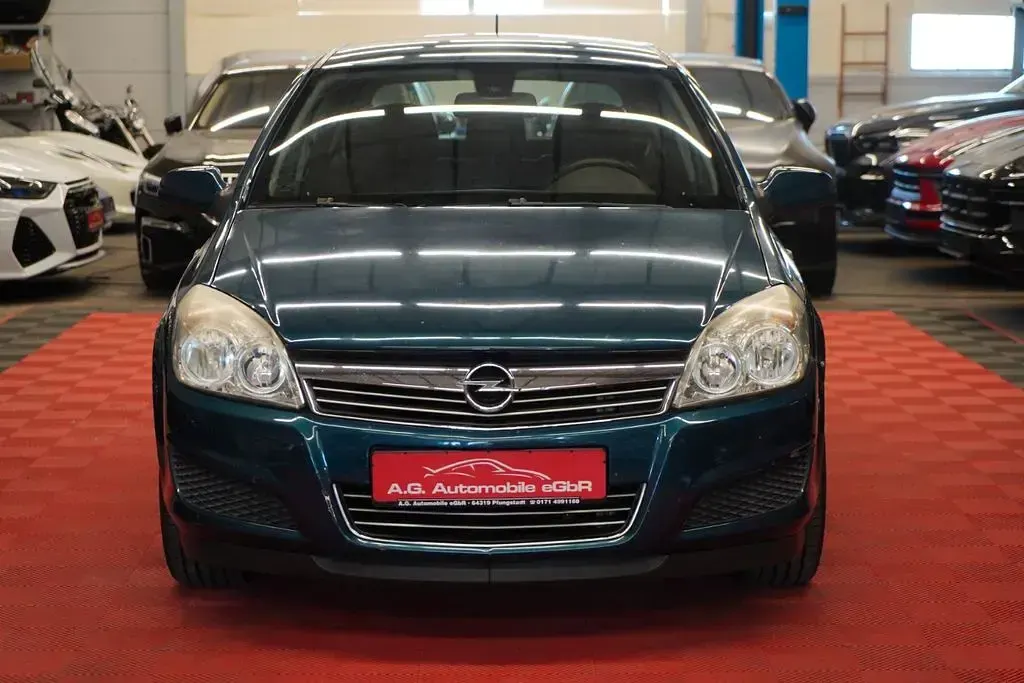 Gebraucht Opel Astra 140 PS (102 kW) 2007 Grün Limousine