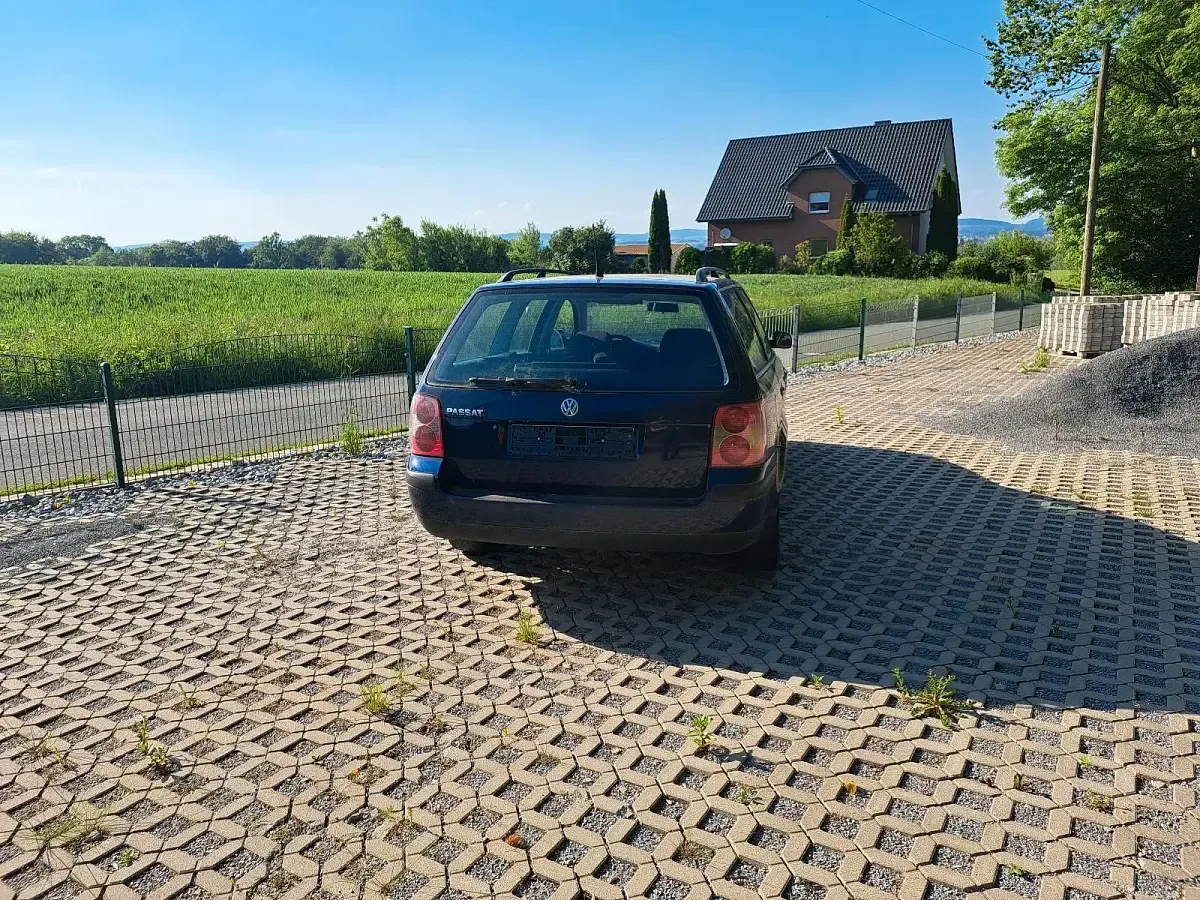 Käytetty VW Passat 75 HP (55 kW) 2001 Sininen Farmari