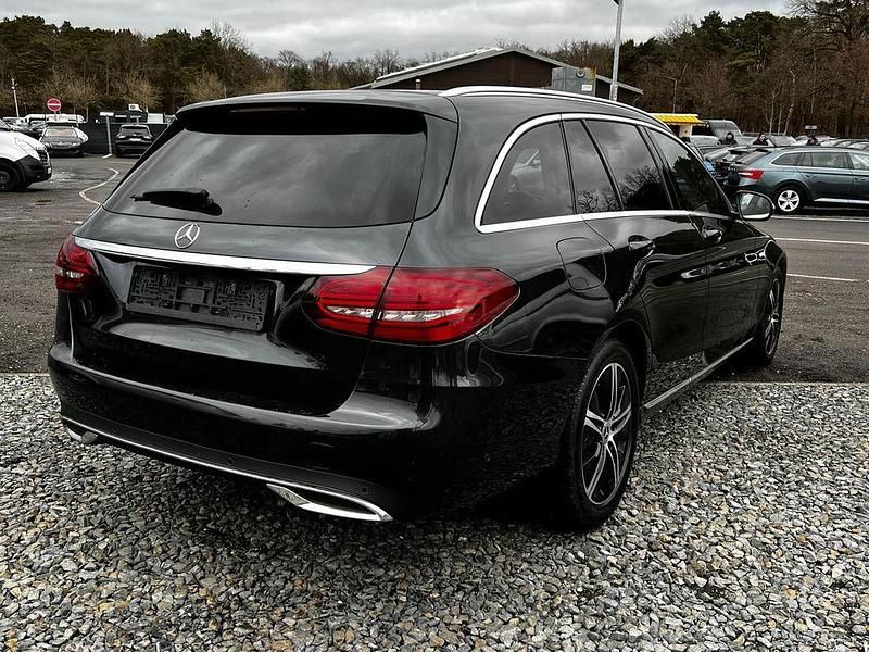 Gebraucht Mercedes C180 122 PS (89 kW) 2021 Grau Limousine