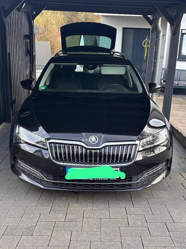 Second-hand Skoda Superb 190 CP (139 kW) 2020 Negru Break