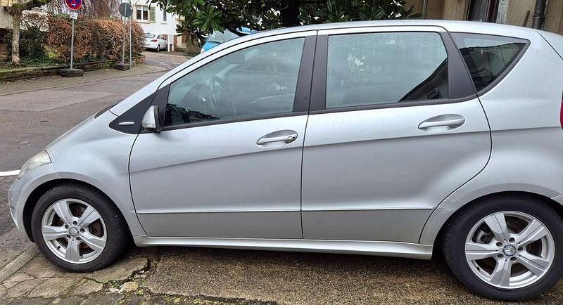 Gebraucht Mercedes A200 Avantgarde 140 PS (102 kW) 2009 Silber Limousine
