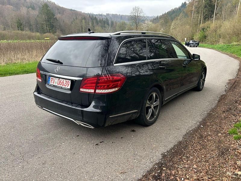 Gebraucht Mercedes E300 Avantgarde 231 PS (169 kW) 2013 Schwarz Kombi